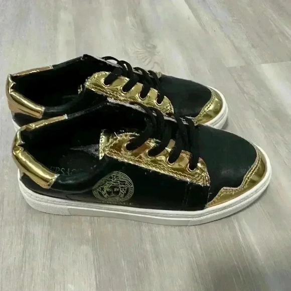 5. Versace sneakers boys shoes Leather Embossing Design Black Gold Metal Low Cut - Picture 1 of 14